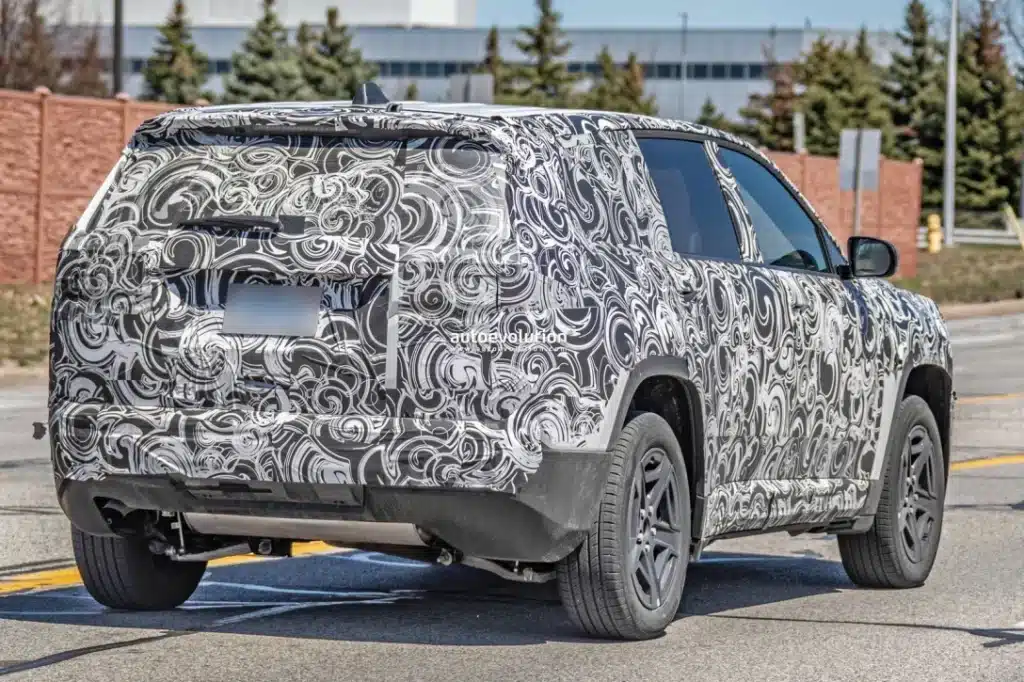 Радикално променен: новият Jeep Cherokee 2026 за първи път се появи на снимки