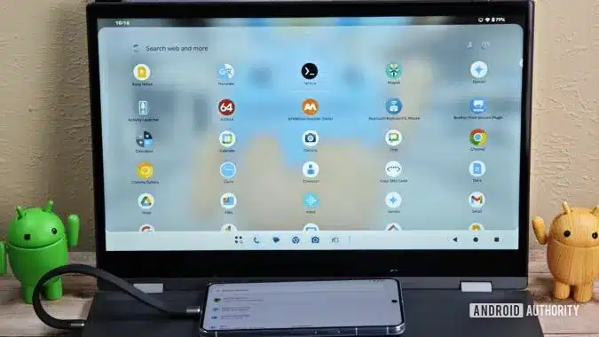 Google работи върху аналог на Samsung DeX за Android смартфоните
