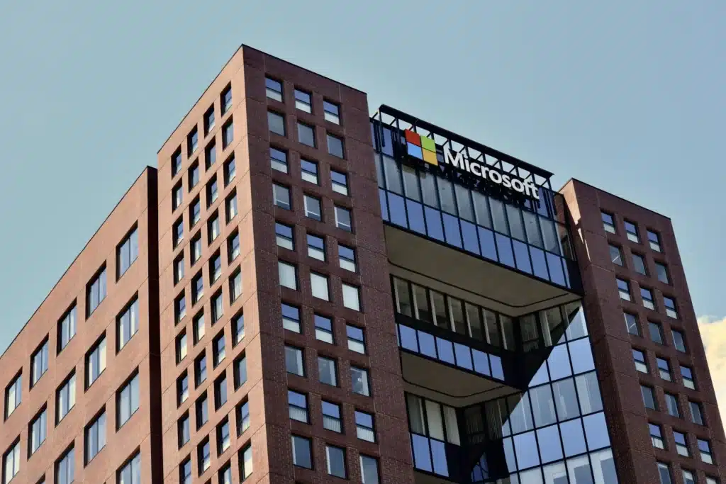 Суеверие или хитър ход: Защо Microsoft реши да не пуска Windows 9