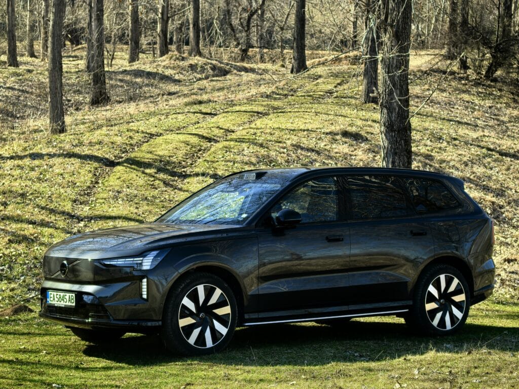 Volvo EX90: Мозъкът на NVIDIA, душата на Скандинавия