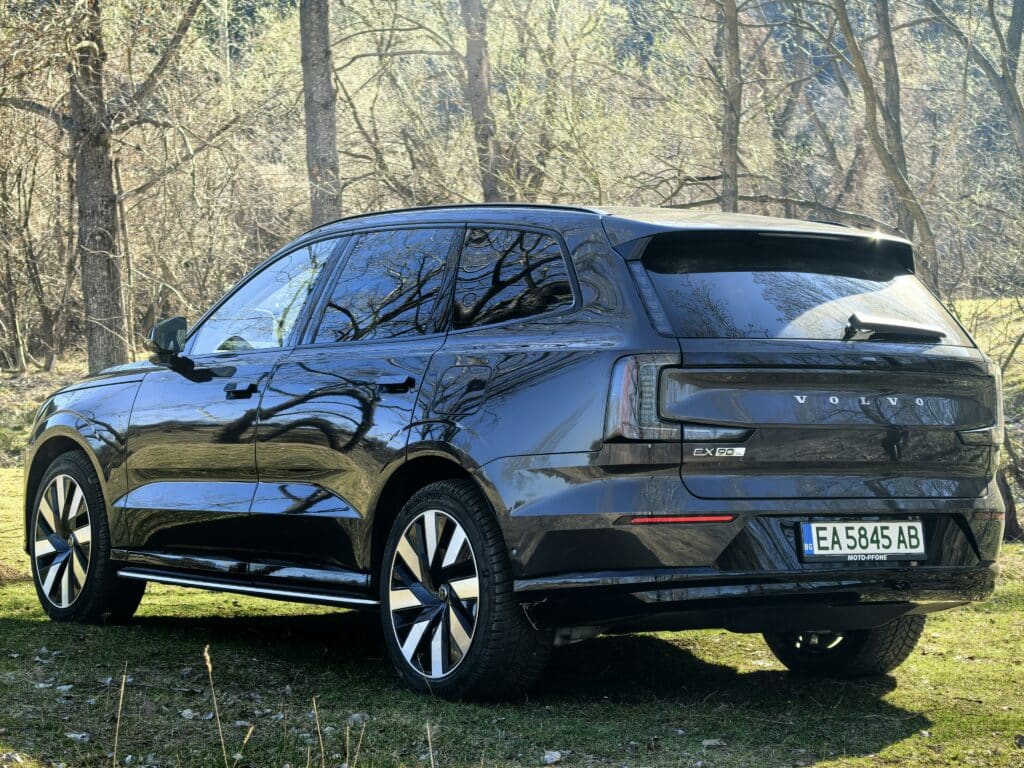Volvo EX90: Мозъкът на NVIDIA, душата на Скандинавия