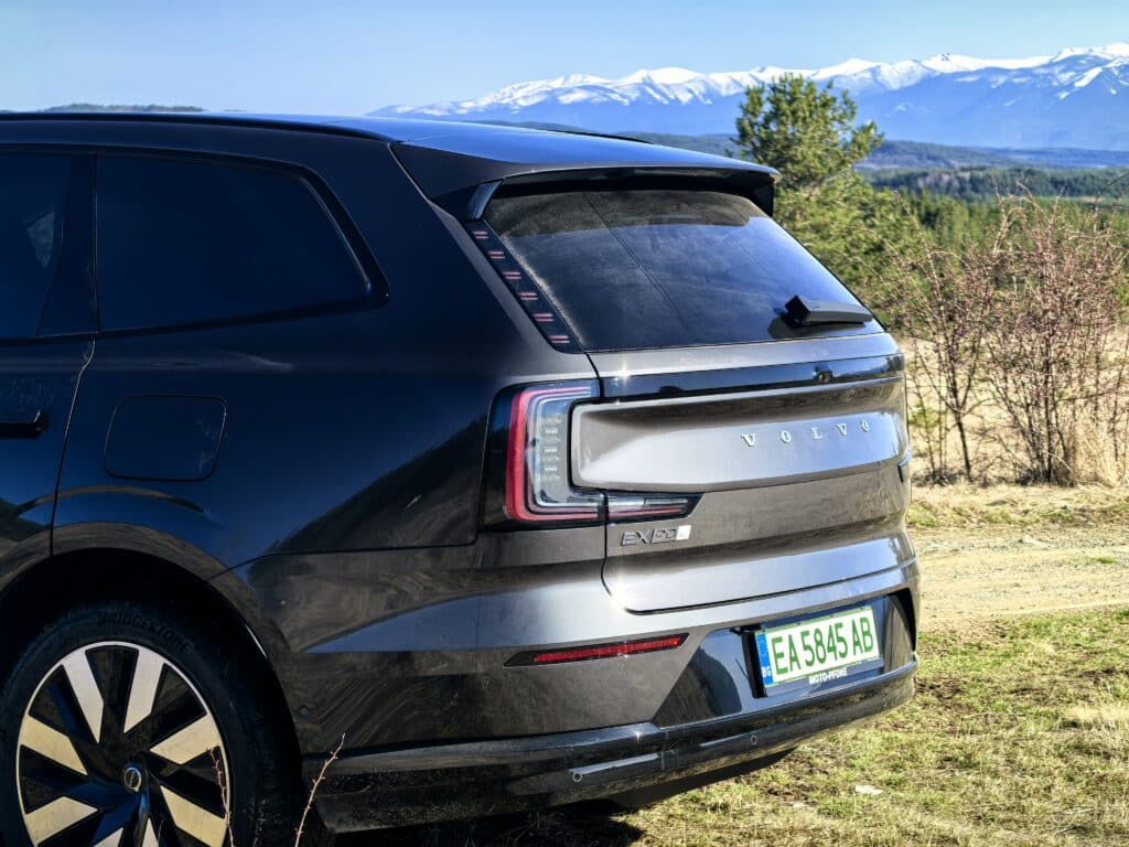 Volvo EX90: Мозъкът на NVIDIA, душата на Скандинавия