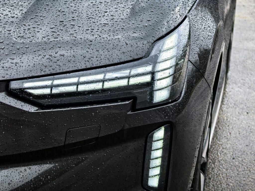 Volvo EX90: Мозъкът на NVIDIA, душата на Скандинавия