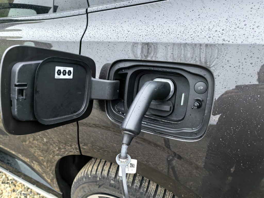 Volvo EX90: Мозъкът на NVIDIA, душата на Скандинавия