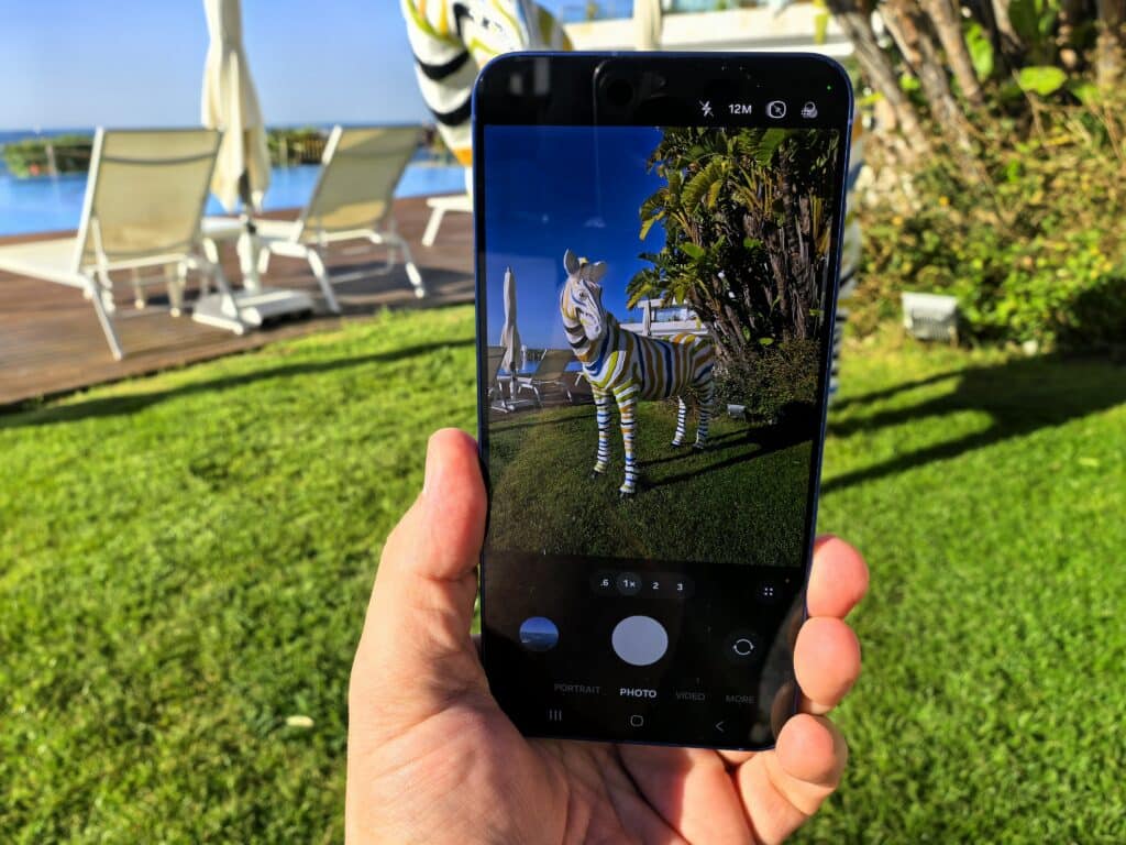 Samsung Galaxy S25 Plus – телефонът, който не те кара да избираш между цена и мощ