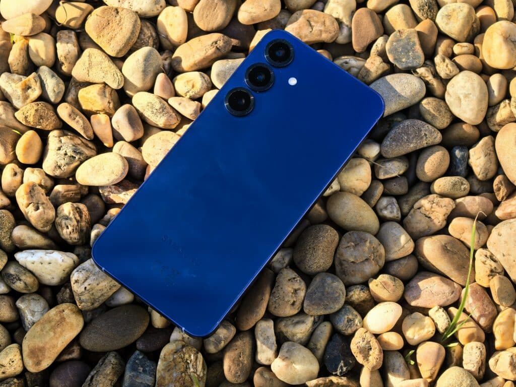 Samsung Galaxy S25 Plus – телефонът, който не те кара да избираш между цена и мощ
