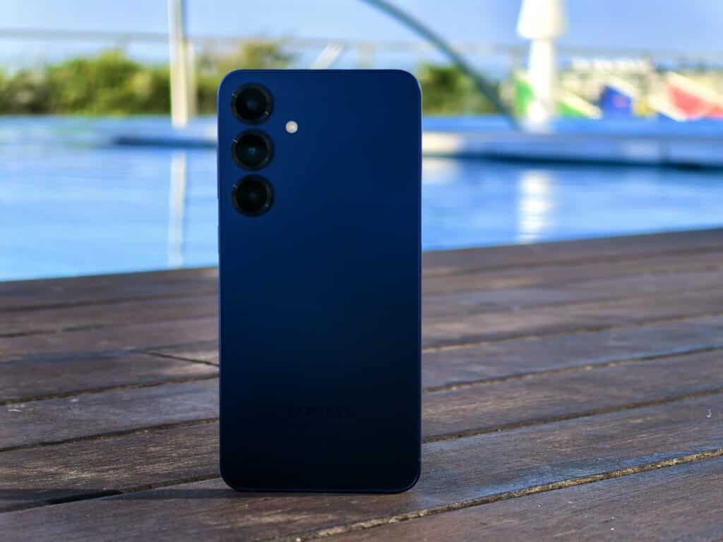 Samsung Galaxy S25 Plus – телефонът, който не те кара да избираш между цена и мощ