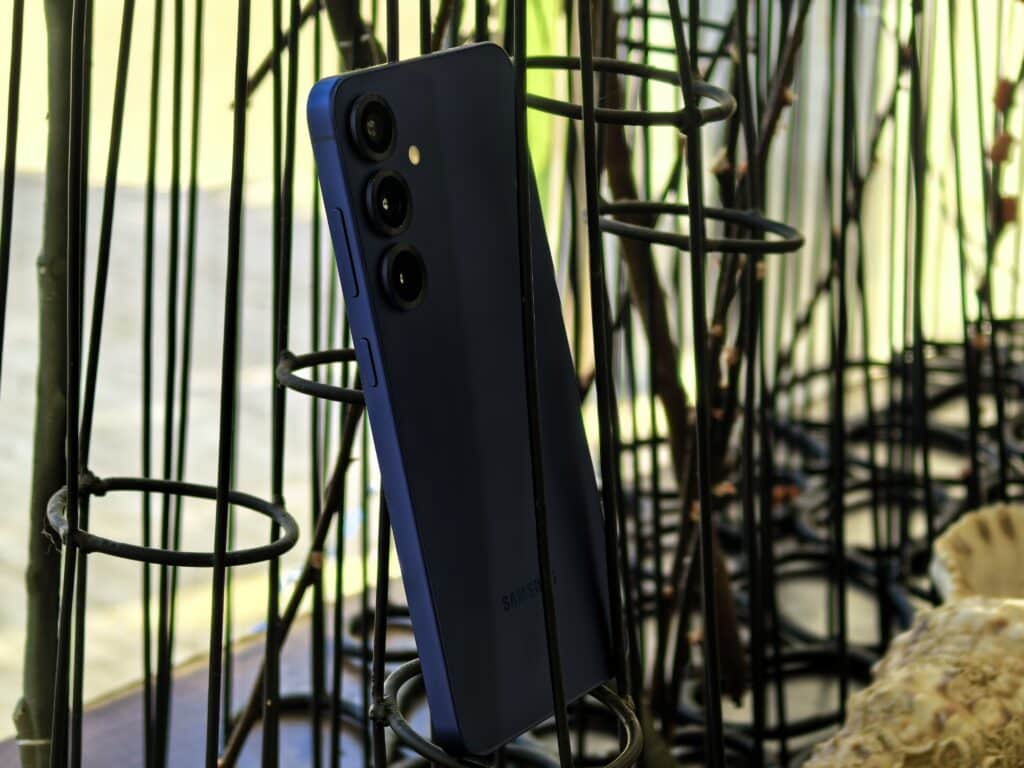 Samsung Galaxy S25 Plus – телефонът, който не те кара да избираш между цена и мощ