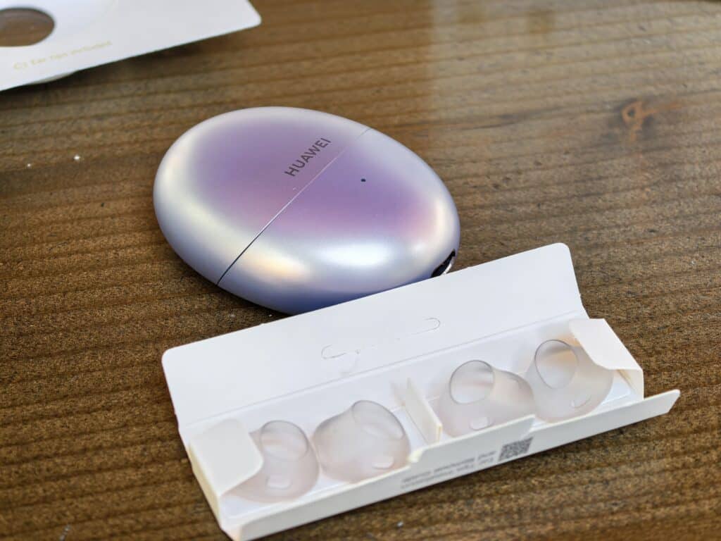 Huawei FreeBuds 6: Капка дизайн, океан от звук