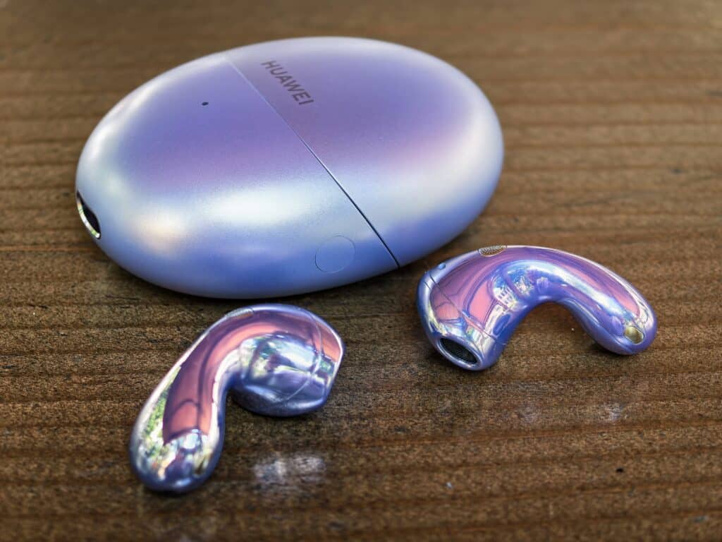 Huawei FreeBuds 6: Капка дизайн, океан от звук