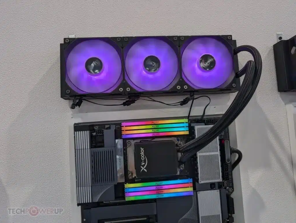 V-Color показа DDR5 модули с LCD екрани