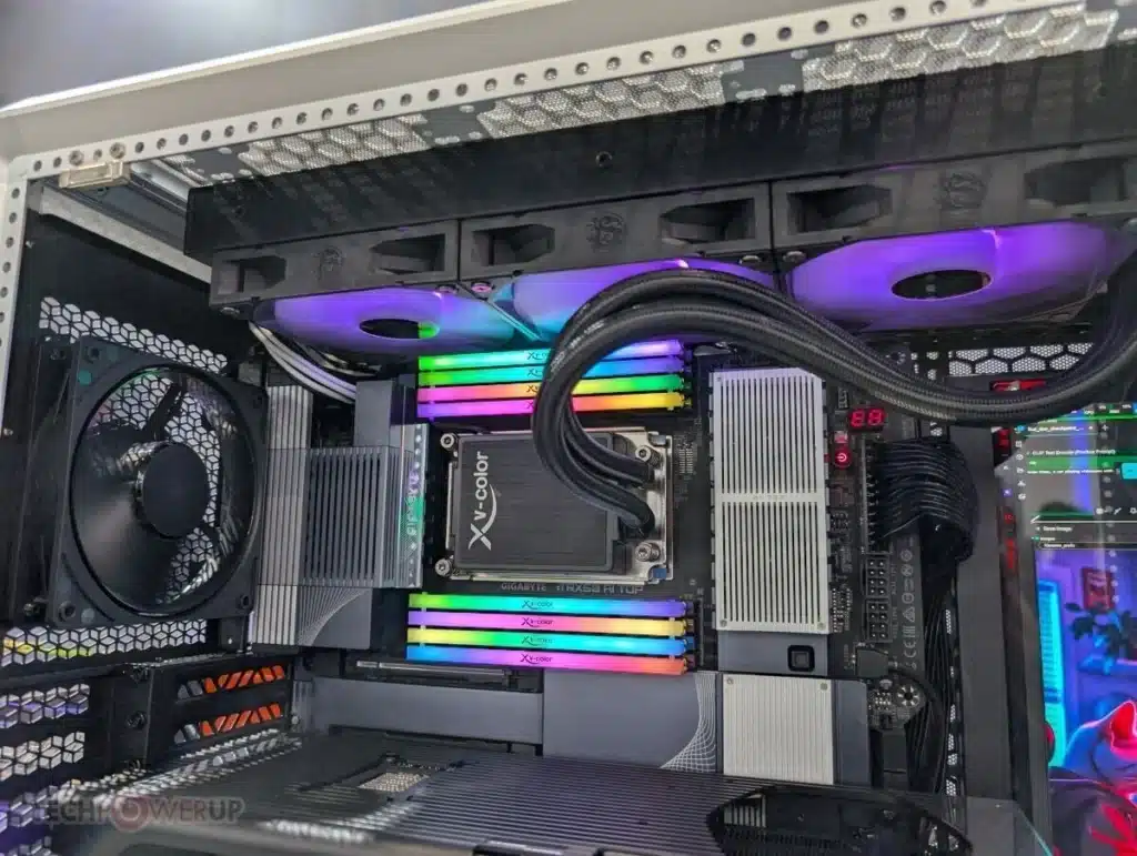 V-Color показа DDR5 модули с LCD екрани