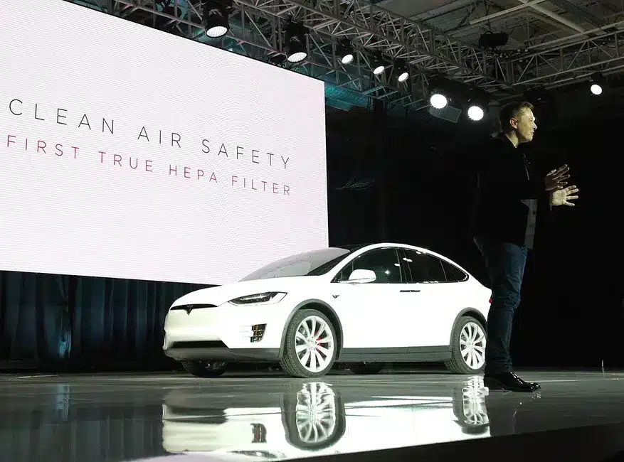 От Tesla до Лада: Как Илън Мъск би модернизирал руската автомобилна индустрия, ако това изобщо е възможно