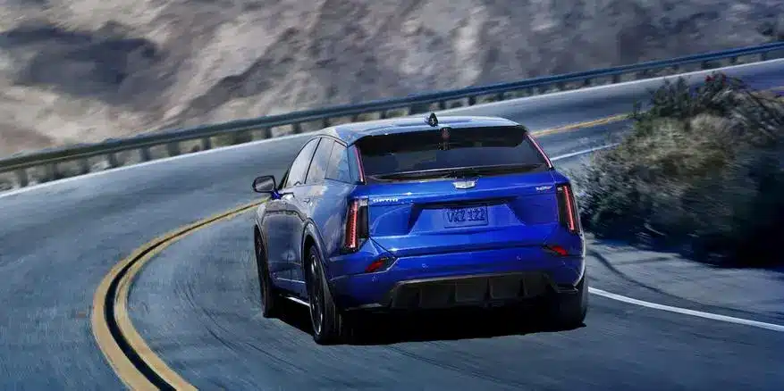 Над 500 к.с. и зареждане от Tesla: Cadillac представи новия си електрически кросоувър Optiq-V