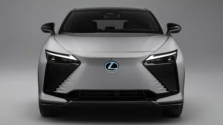 Дали Lexus означава нещо? Истината зад мистериозното име на бранда