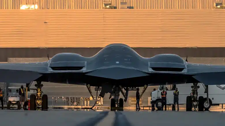 Защо военният бомбардировач B-2 Spirit Stealth струва около 2 милиарда долара