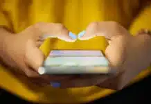 SMS бластерите вече дебнат в тълпите: какво означава това за сигурността ви