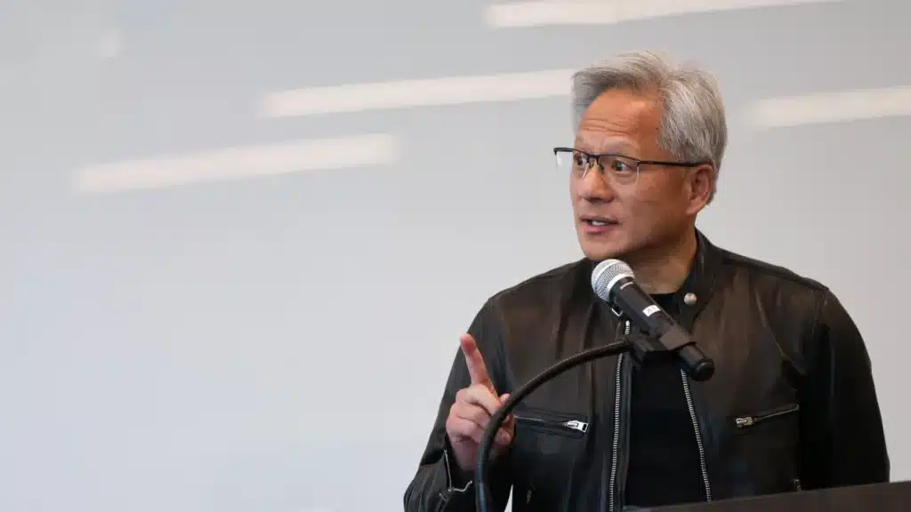 Седмицата накратко: Huawei се завърна начело в Китай, Nvidia подновява продажбите на AI чипове, а T-Mobile получи зелена светлина за сделки за милиарди
