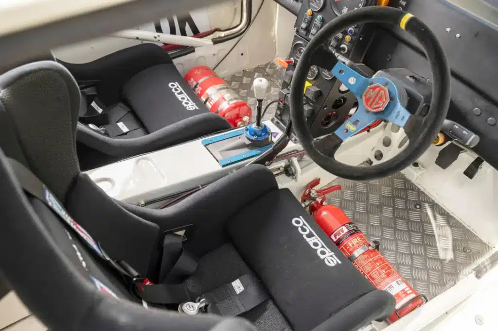 Необичайният компактен хечбек MG 80s се продава на цената на ново Ferrari