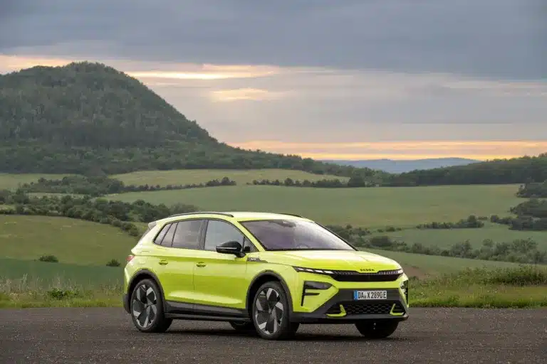 Изцяло новият Elroq RS: най-спортната версия на електрическия компактен SUV на Škoda