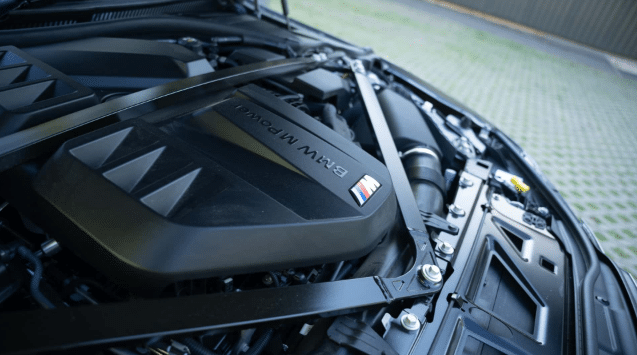 BMW: „Двигателят с вътрешно горене е нашата основа“