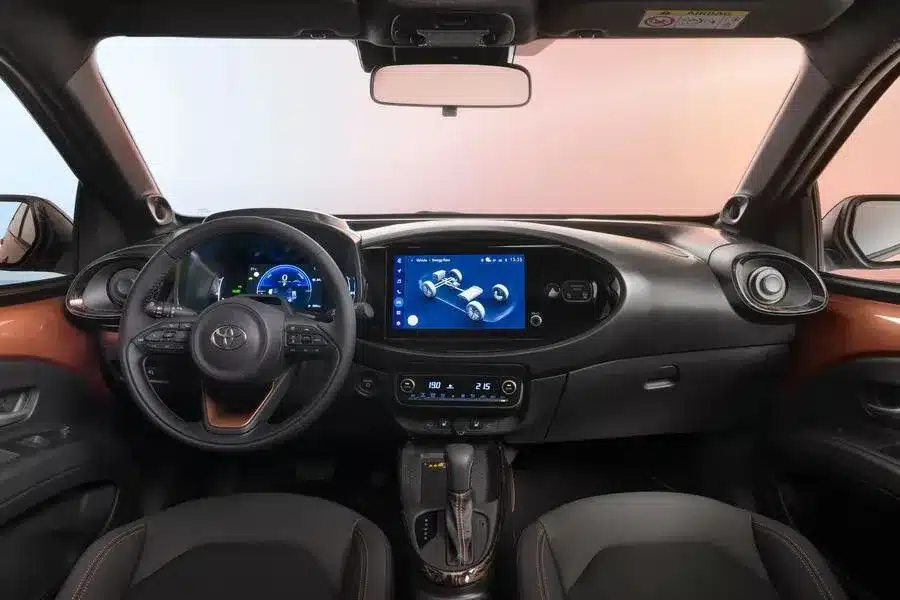 Toyota замени двигателя на най-малкия модел Aygo X с хибрид със 114 конски сили