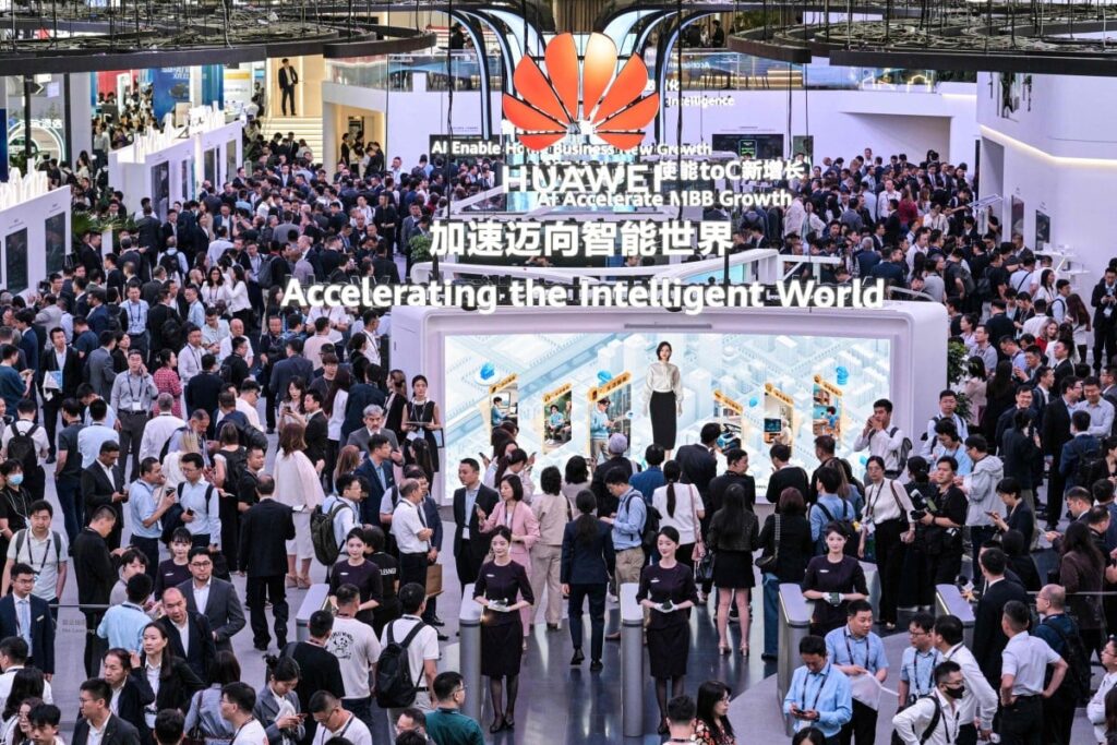 Huawei пусна бета версията на HarmonyOS 6, в която няма и следа от Android – засега само за разработчици