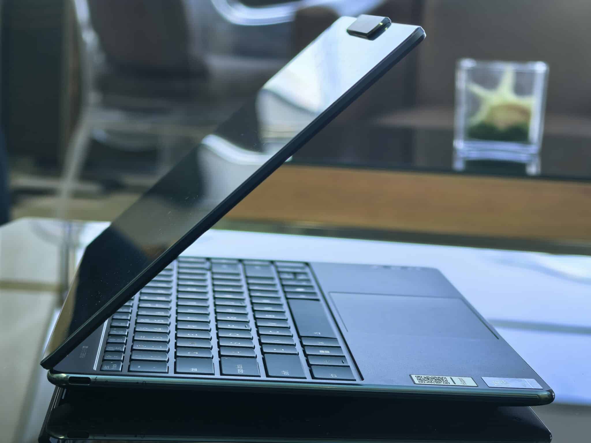 Lenovo Yoga Slim 9 14ILL10: Най-елегантният начин да си продуктивен