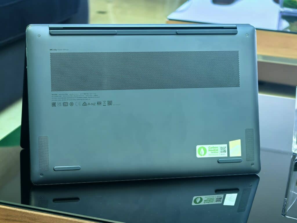 Lenovo Yoga Slim 9 14ILL10: Най-елегантният начин да си продуктивен