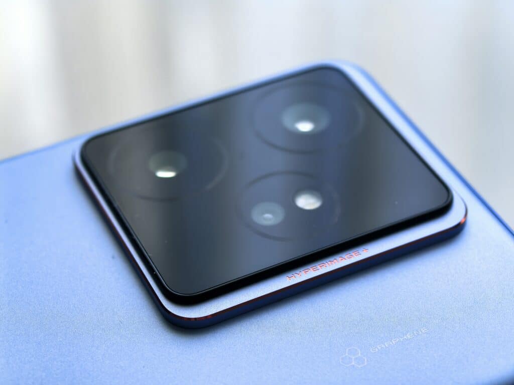 Realme GT 7: Умен, бърз и зареден – както трябва да бъде един телефон през 2025 година
