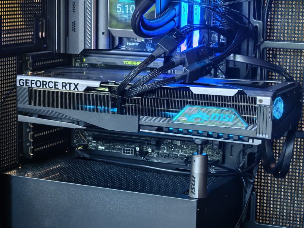 MSI RTX 5080 Vanguard – Звярът, който не реве. Само побеждава