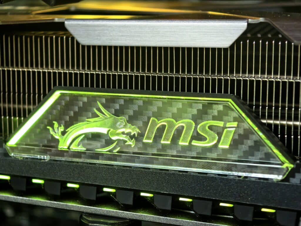 MSI RTX 5080 Vanguard – Звярът, който не реве. Само побеждава