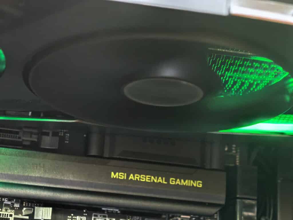 MSI RTX 5080 Vanguard – Звярът, който не реве. Само побеждава