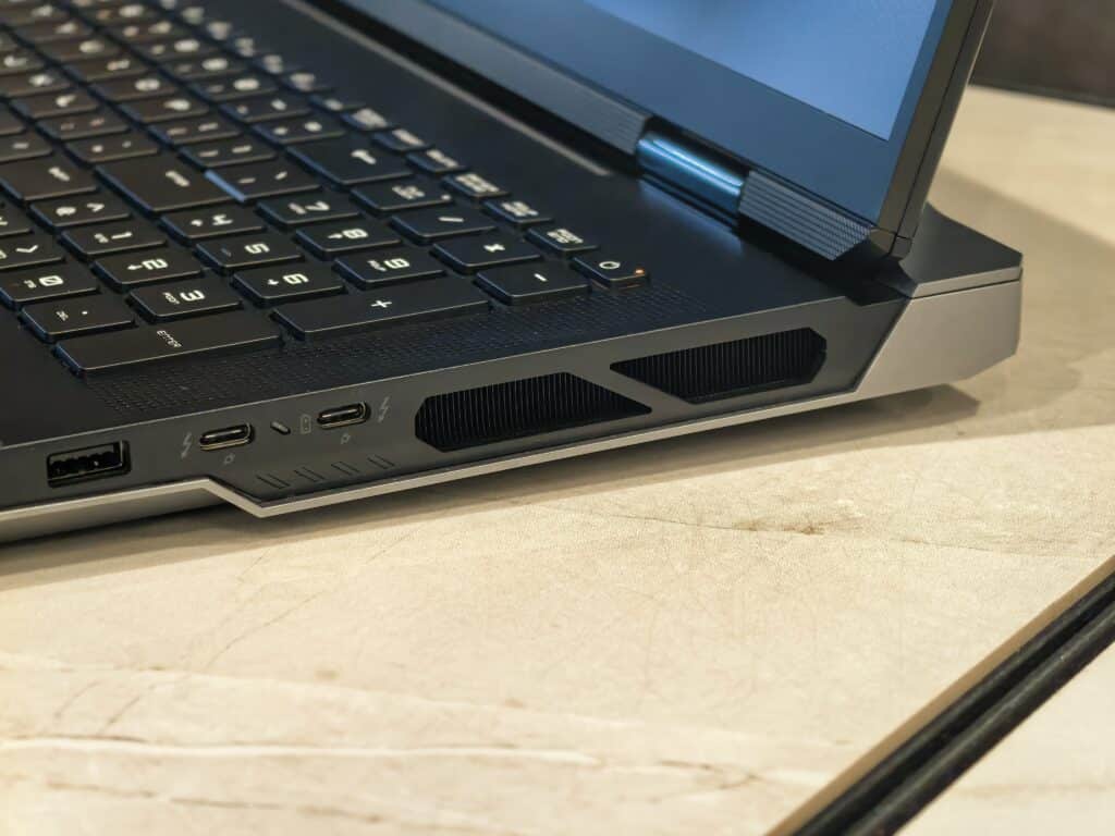 Titan, но не митология – MSI Titan 18 HX AI е реален и разрушава граници