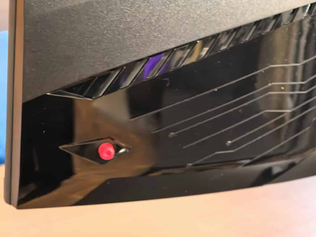 MSI MAG 321CUPDF: Геймърският портал към два свята – 4K реализъм и 320Hz скорост