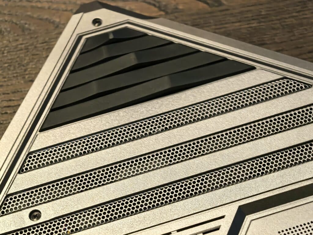 Titan, но не митология – MSI Titan 18 HX AI е реален и разрушава граници