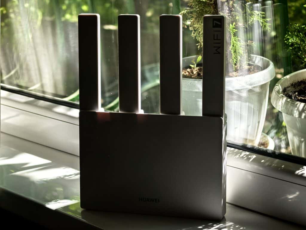 HUAWEI WiFi BE3: Най-достъпният Wi-Fi 7 рутер, който не прави компромис с бързината