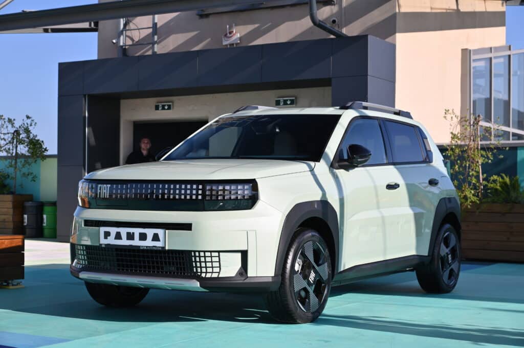 Grande Panda каца над София: новият Fiat дебютира с парти в облаците и обещание за бъдещето на градската мобилност