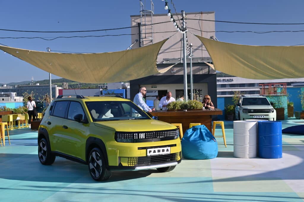Grande Panda каца над София: новият Fiat дебютира с парти в облаците и обещание за бъдещето на градската мобилност