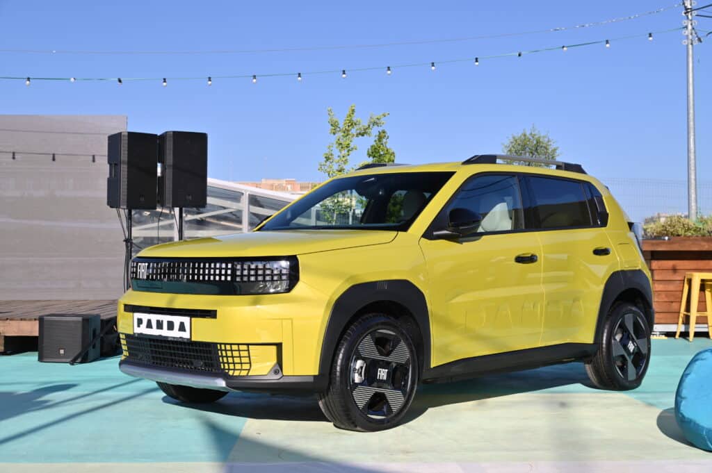 Grande Panda каца над София: новият Fiat дебютира с парти в облаците и обещание за бъдещето на градската мобилност