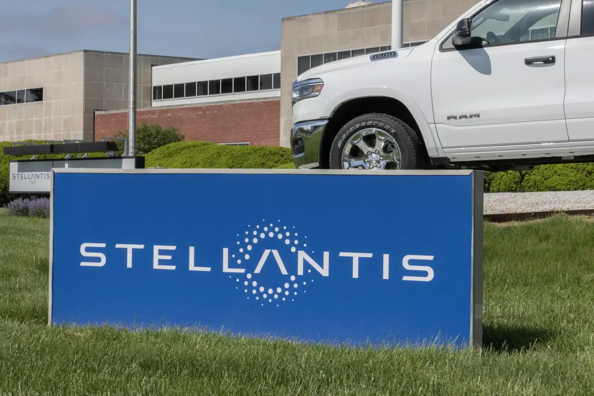 Stellantis спира разработването на водородни автомобили