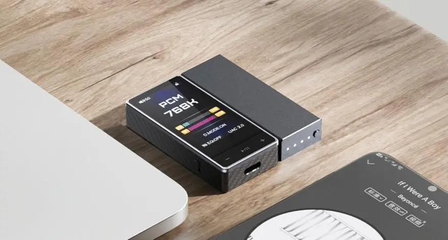 FiiO представя QX13: магнитен DAC усилвател за смартфони с два вида изходи за слушалки
