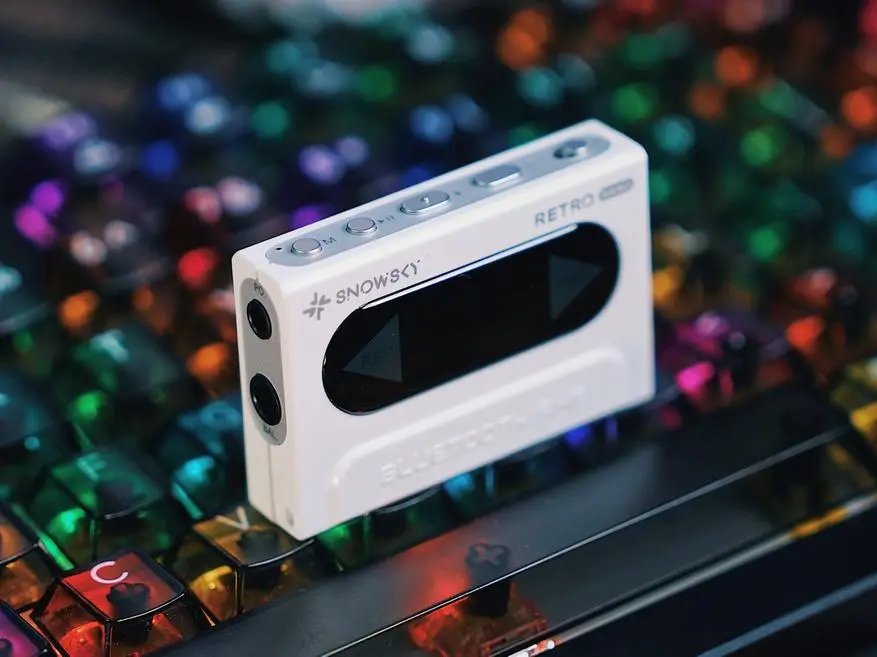 FiiO представи компактния ЦАП Snowsky Retro Nano с дизайн на касетофон