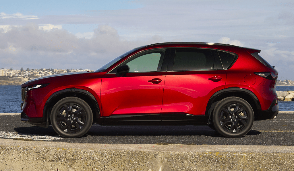 Преобразуван в хибрид: новият кросоувър Mazda CX-5 беше официално разкрит