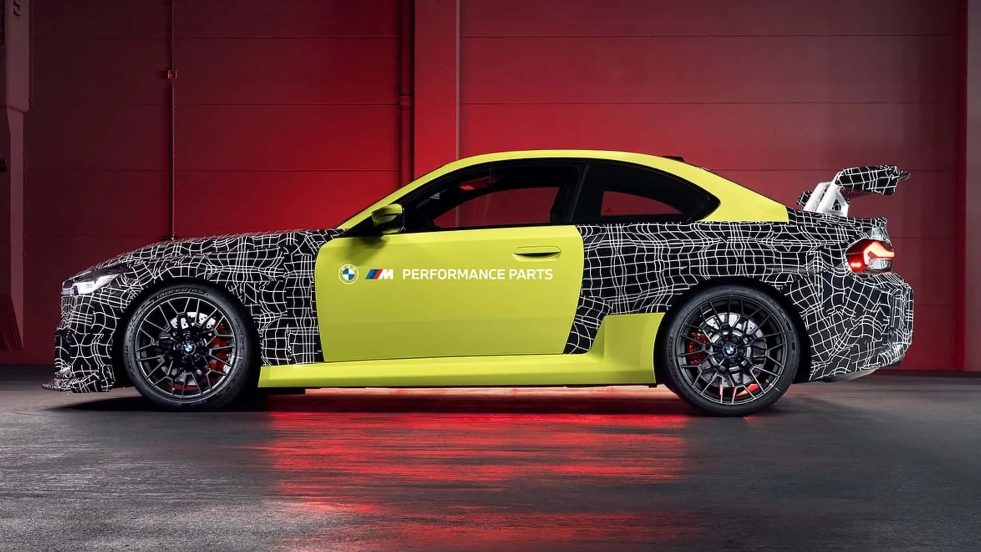 BMW M2 ще се трансформира в състезателен автомобил