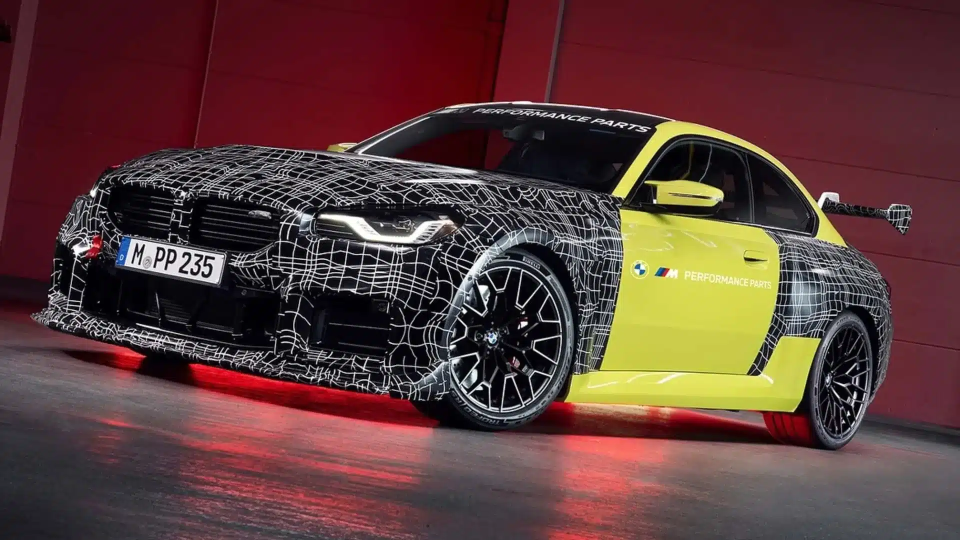 BMW M2 ще се трансформира в състезателен автомобил