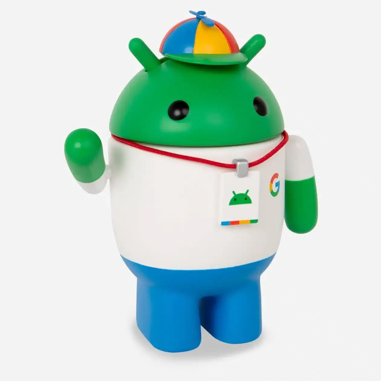 Google пусна нова колекционерска фигурка на Android, носеща емблематичната шапка с перка