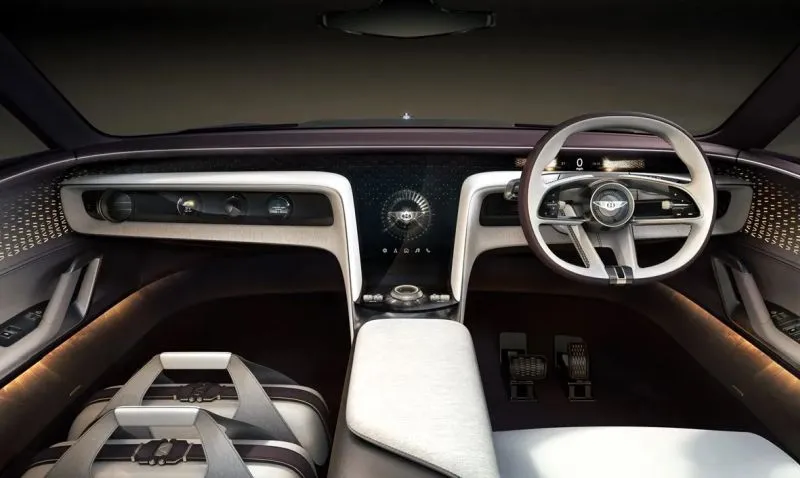 Bentley показа EXP 15 – луксозно триместно електрическо купе с дълъг преден капак