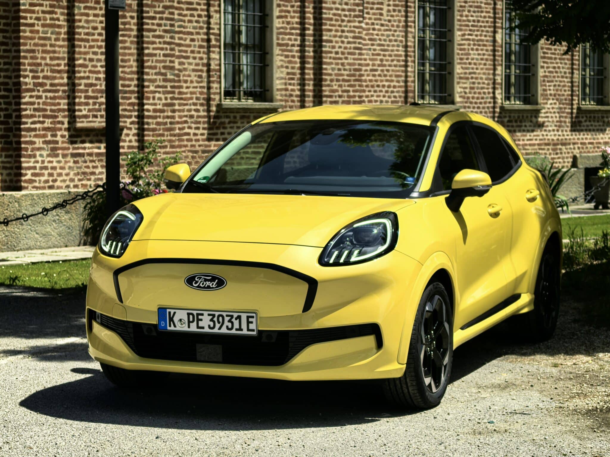 Жълтата пантера в Торино: Ford Puma Gen-E ни поведе на италианско електрическо пътешествие