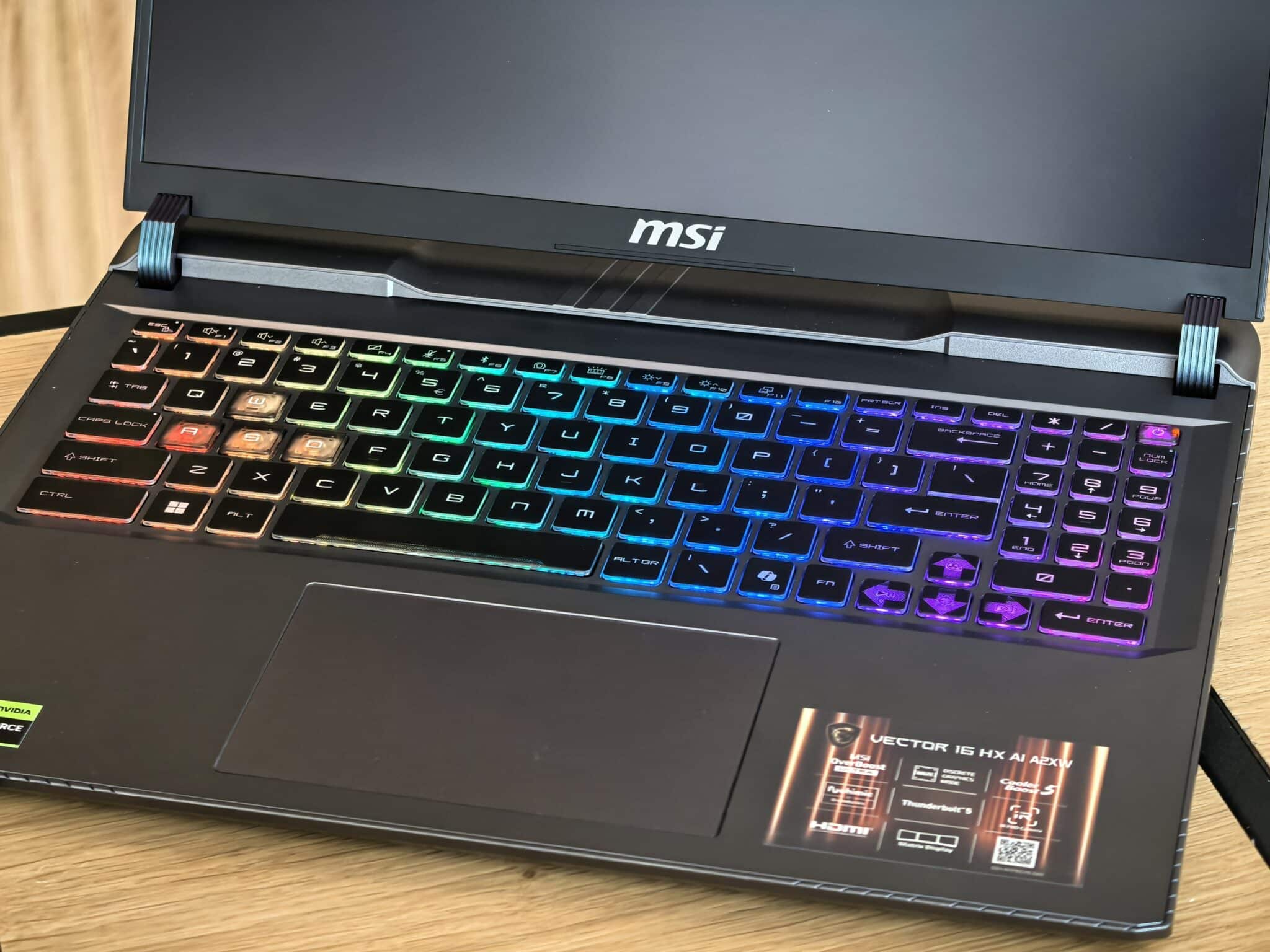MSI Vector 16 HX AI – Премиум технологии, геймърска мощ и Thunderbolt 5 без премиум цена